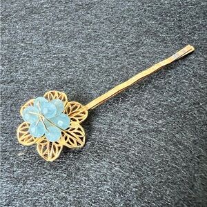 Anthropologie 👱🏻‍♀️ Gold-Toned and Blue Floral Bobby Pin
